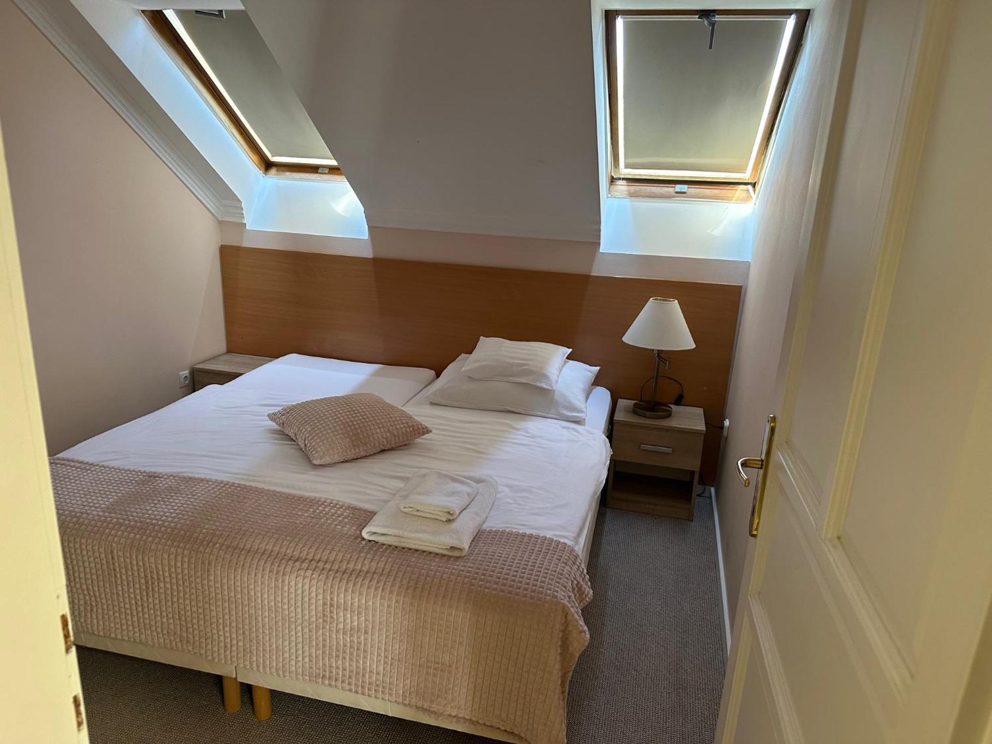 Hotel Forras Komárom المظهر الخارجي الصورة