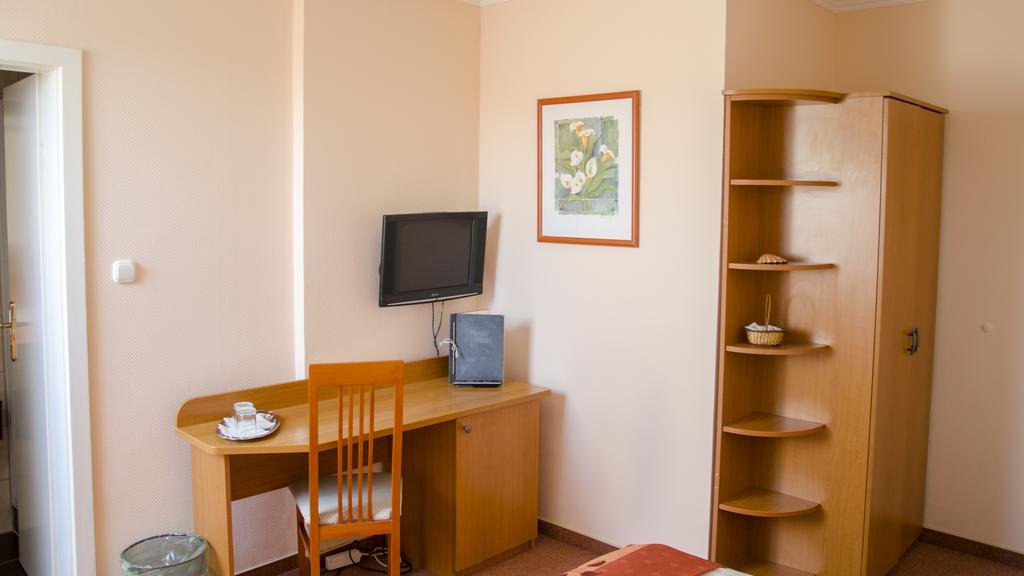 Hotel Forras Komárom المظهر الخارجي الصورة